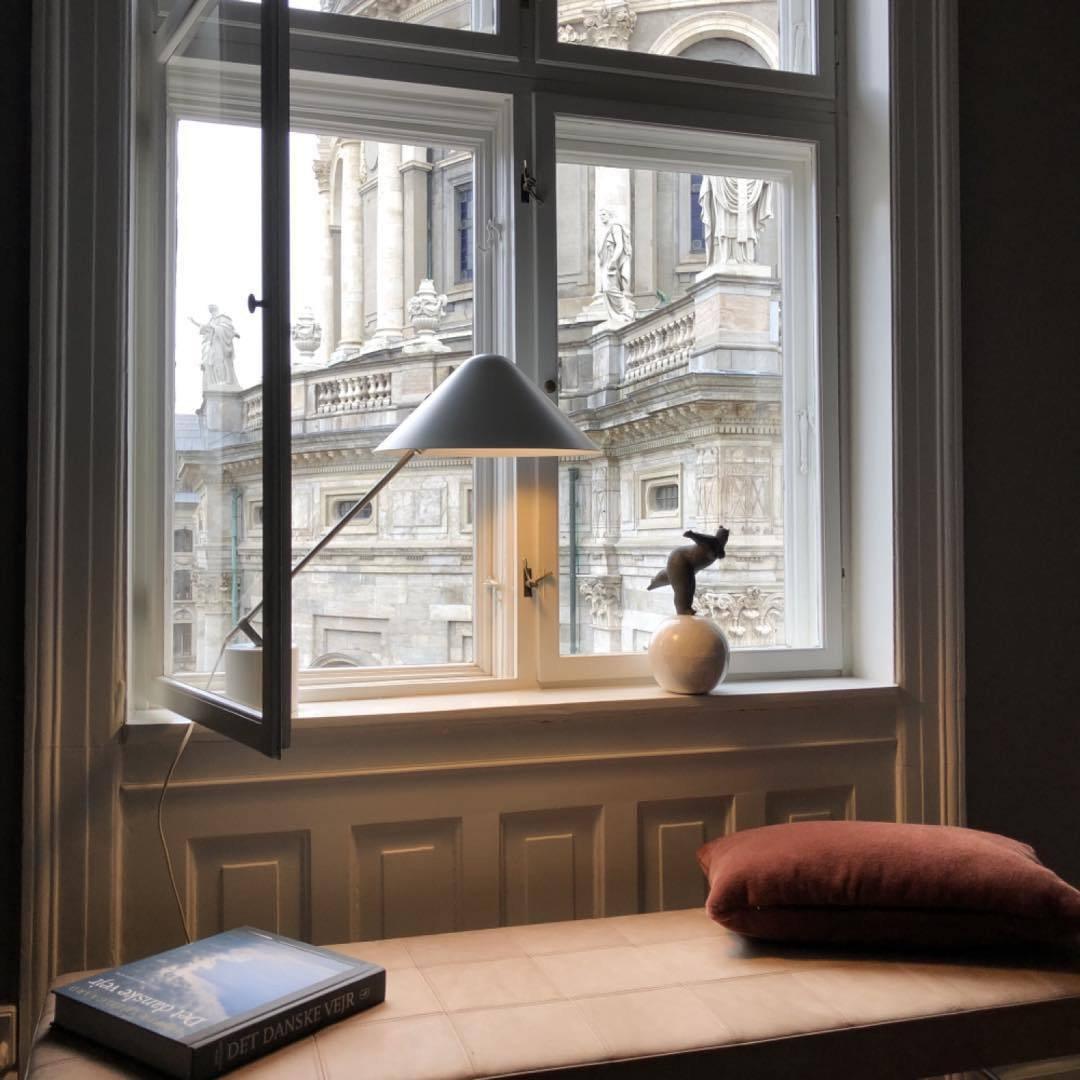 Small_Hat_Table_Lamp
