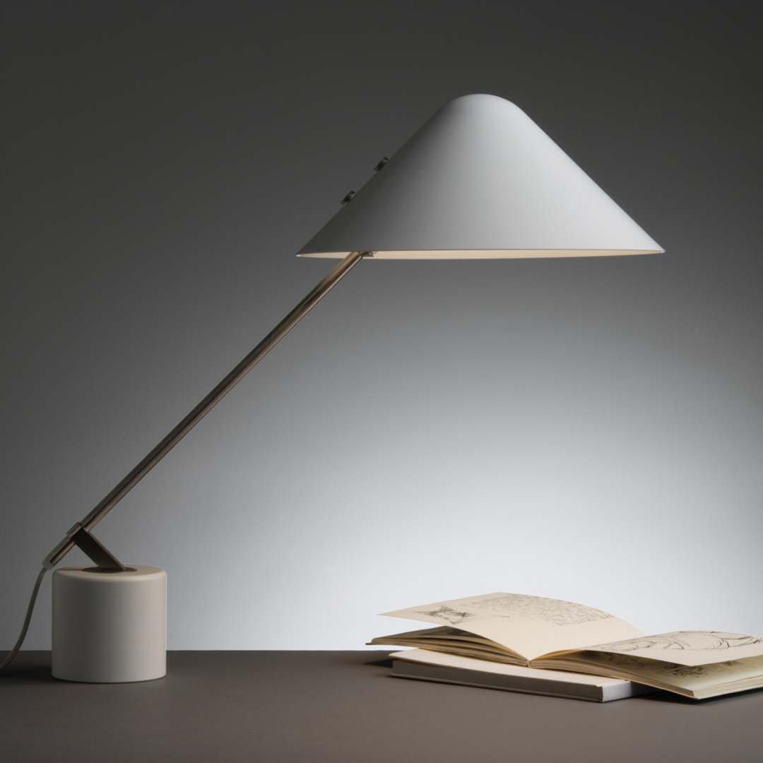 Small_Hat_Table_Lamp