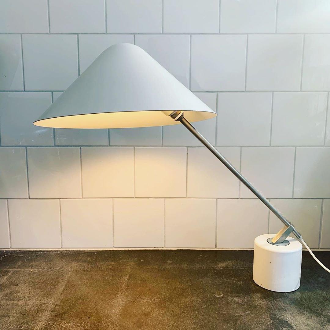 Small_Hat_Table_Lamp