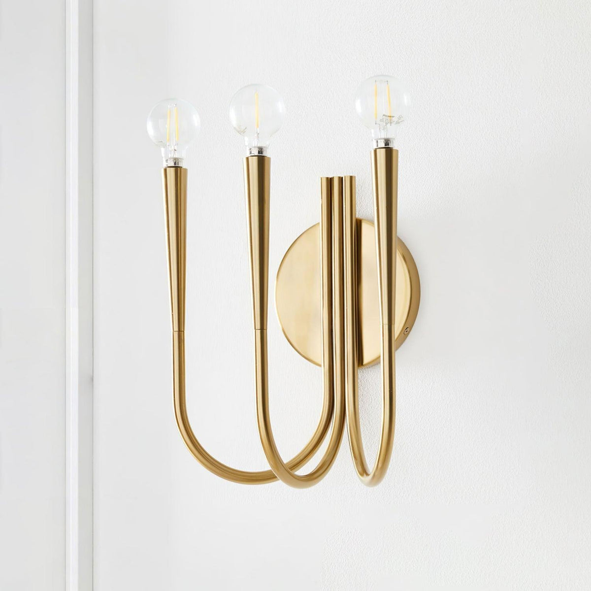 swoop-arm-wall-lamp