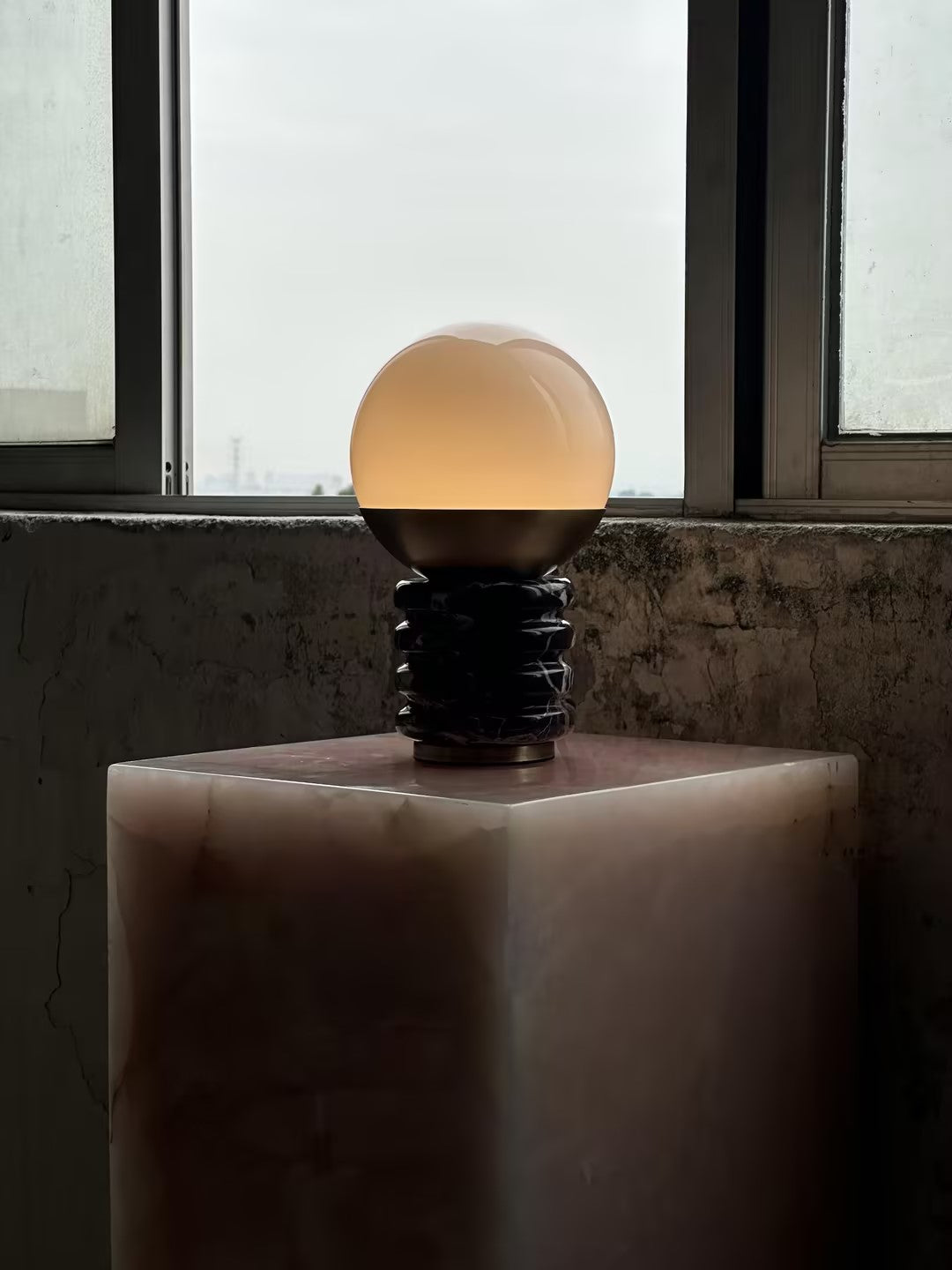 sylvia-table-lamp