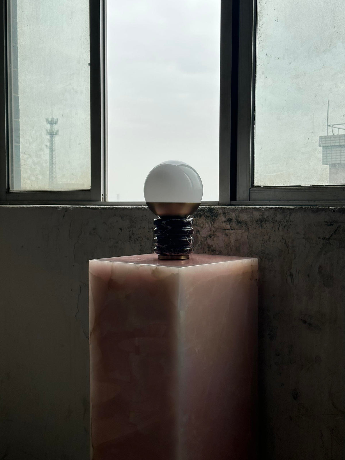 sylvia-table-lamp