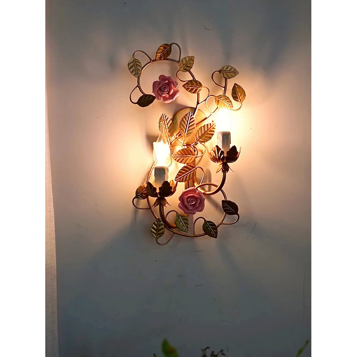 symphony-rose-basket-sconce