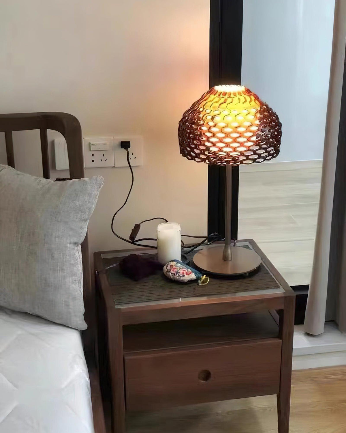 tatou-table-lamp