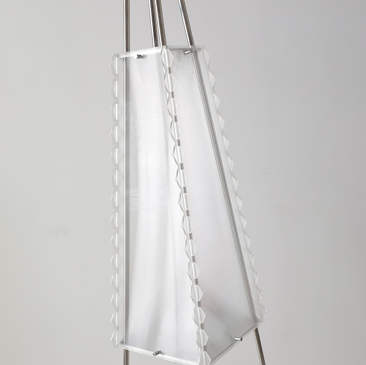 Obelisk Mesh Floor Lamp – Modern Sculptural LED Floor Light for Living Room