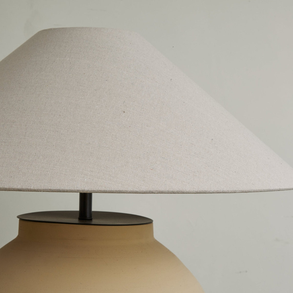 Tera Table Lamp in Terracotta and Linen – Modern Ceramic Table Light