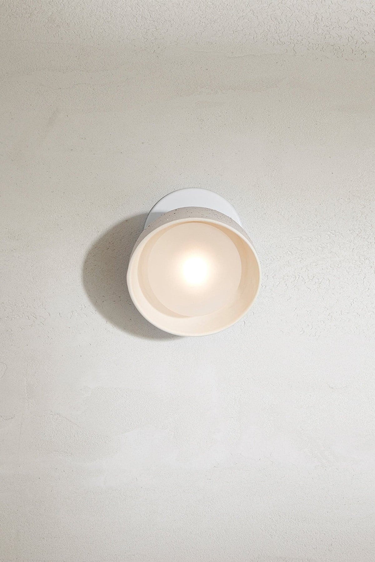 terra-surface-wall-lamp