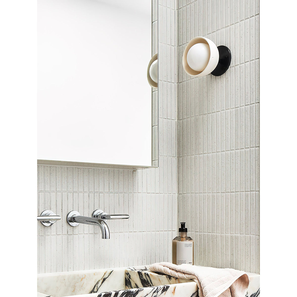 terra-surface-wall-lamp