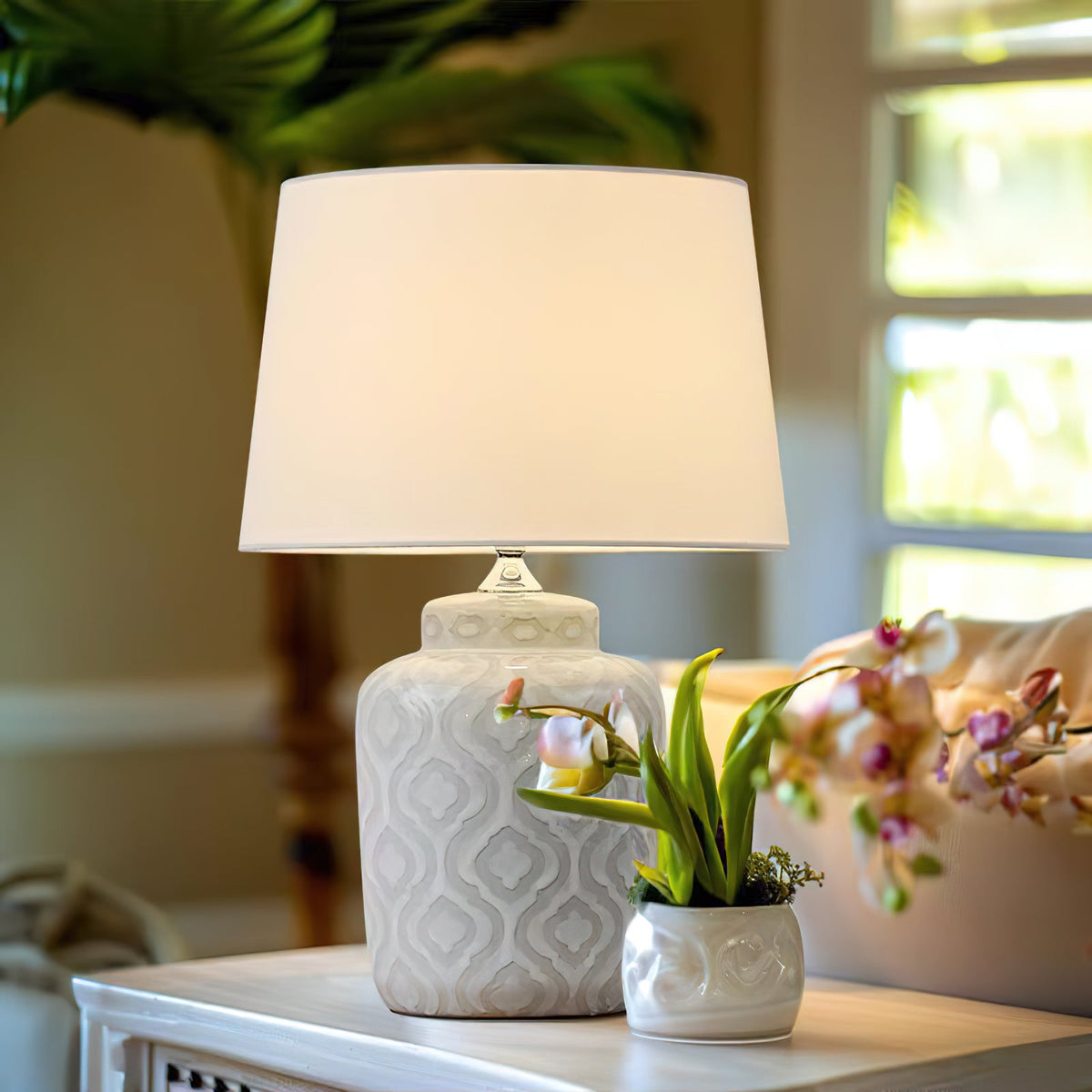 textured-jar-table-lamp