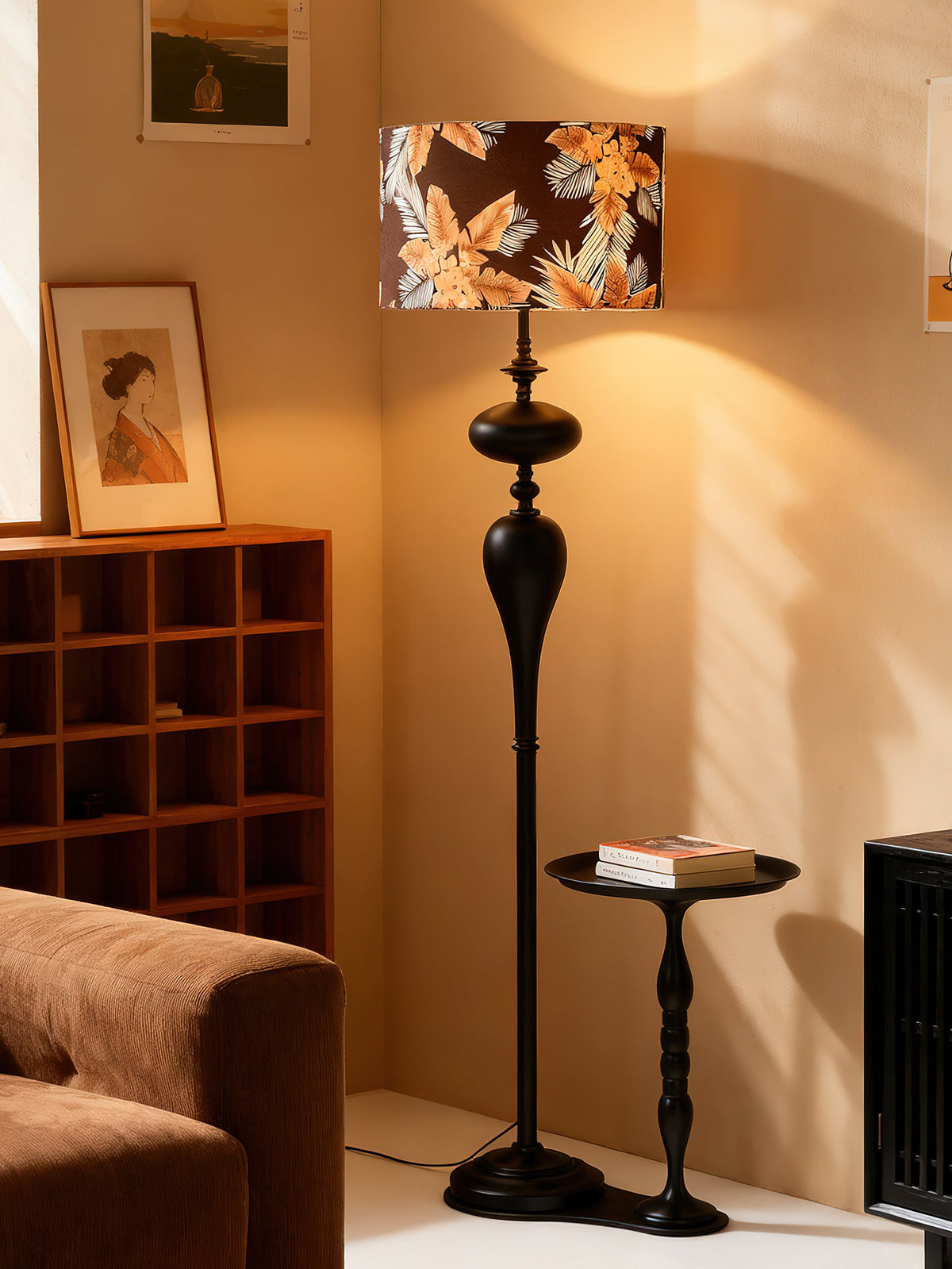 thaddeus-floor-lamp