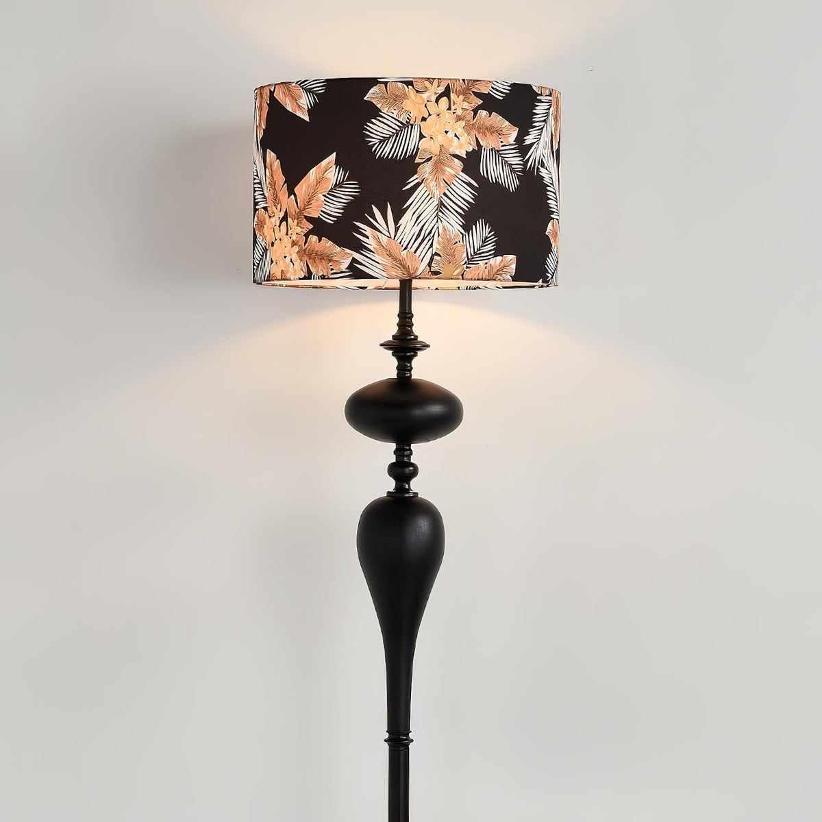 thaddeus-floor-lamp