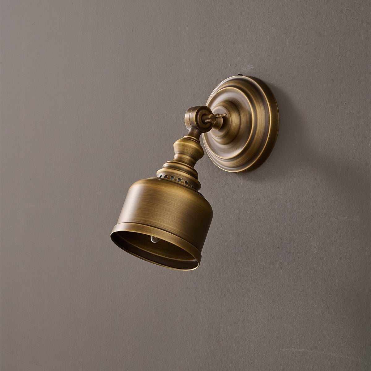 timarron-wall-lamp