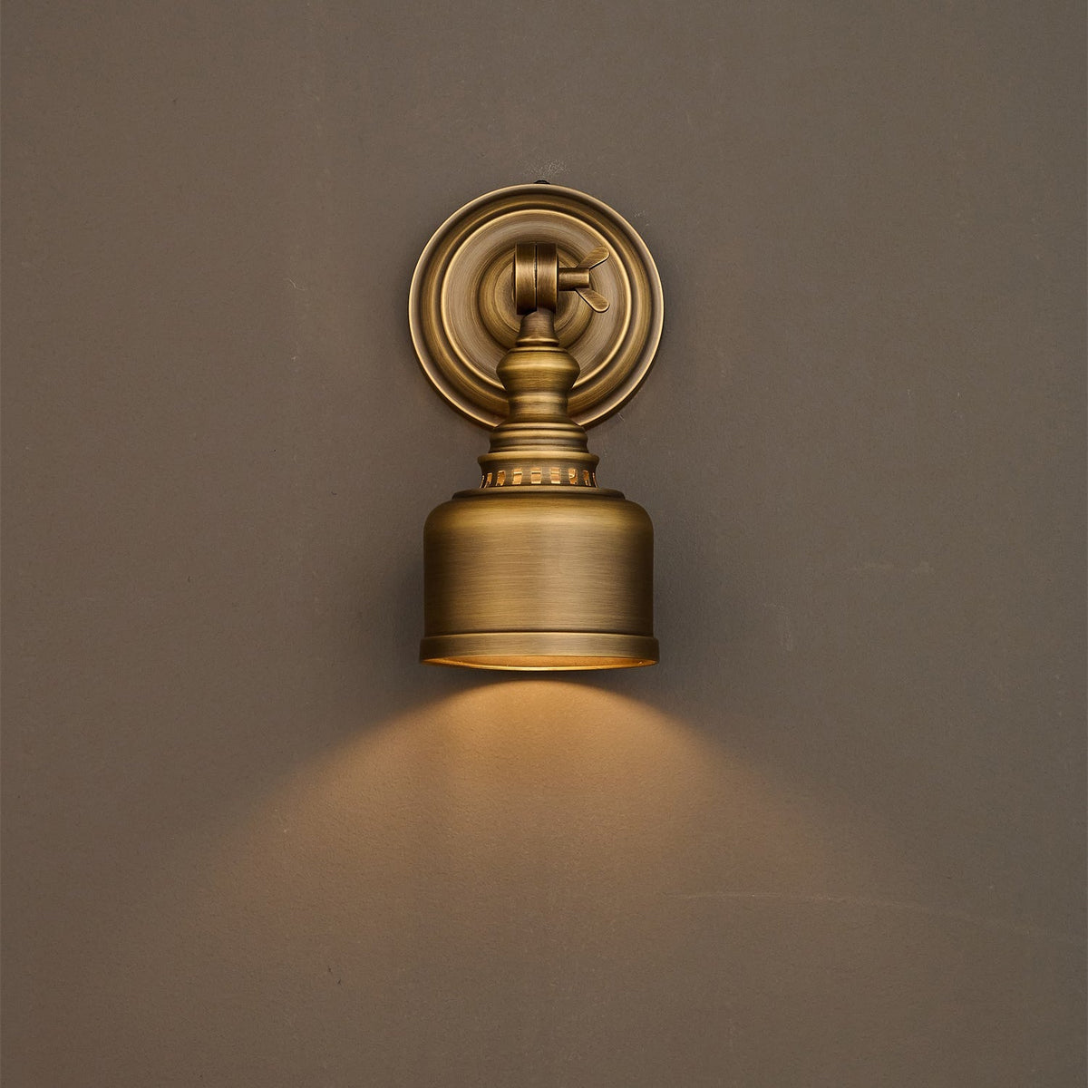 timarron-wall-lamp