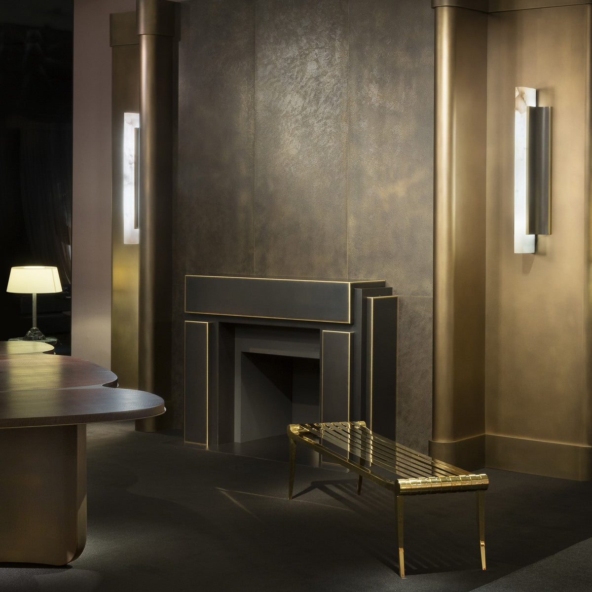 timide-alabaster-wall-lamp