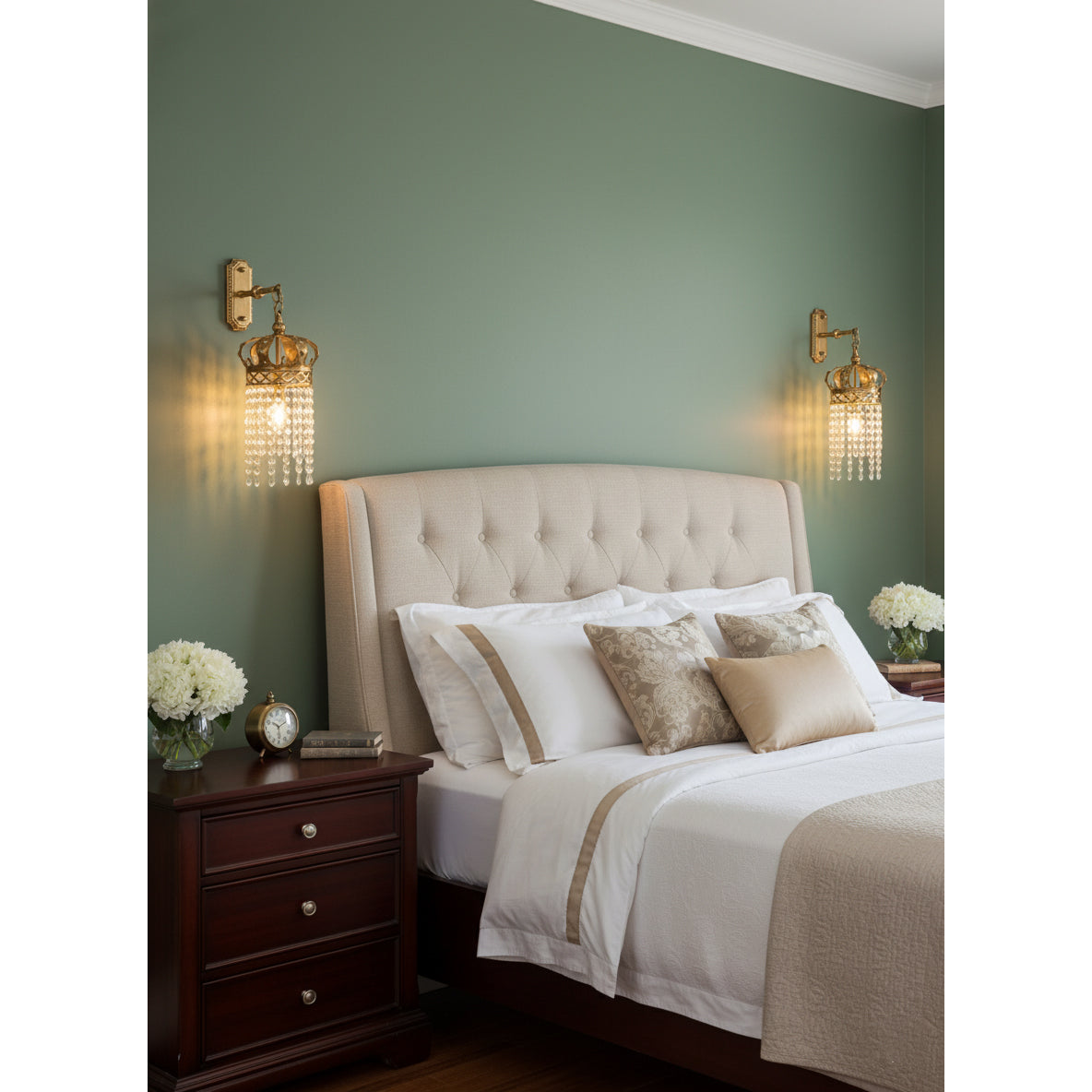 timon-brass-crown-wall-lamp