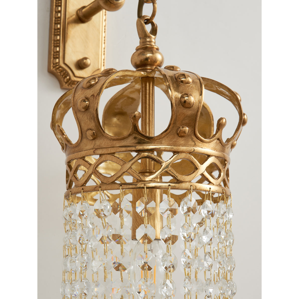 timon-brass-crown-wall-lamp