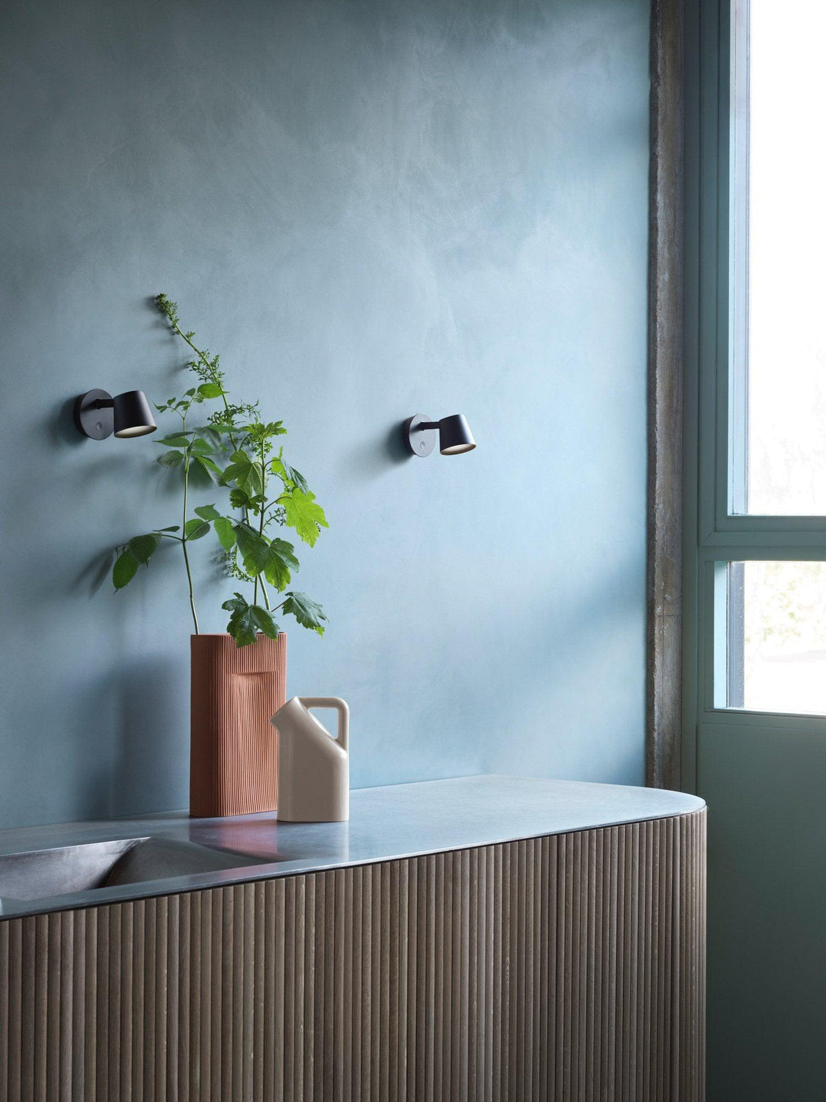 Tip Wall Lamp