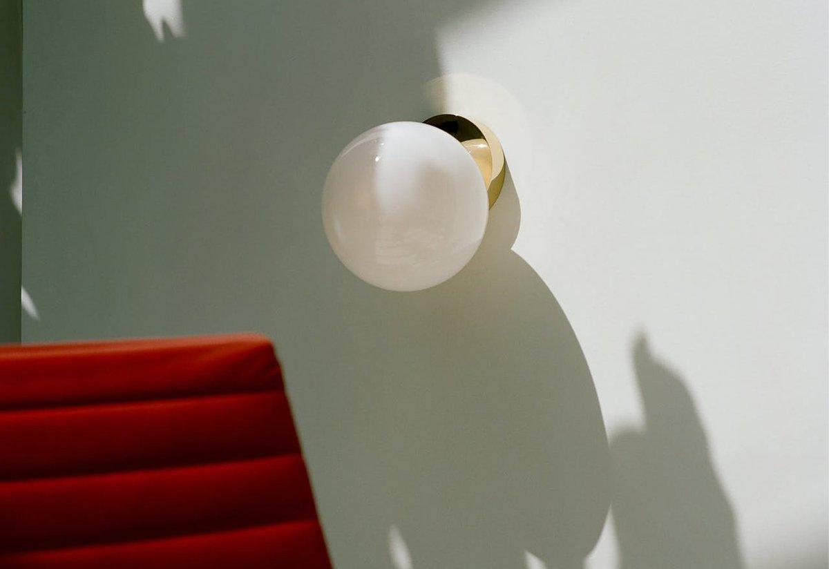 Tip Of The Tongue Wall Lamp
