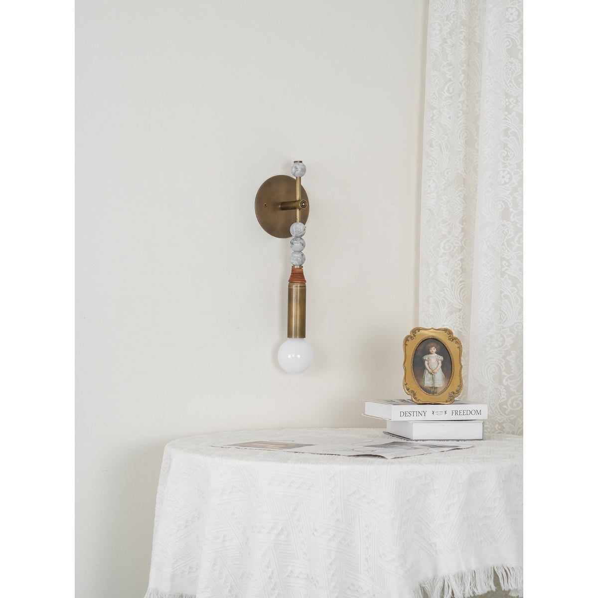 toam-wall-lamp