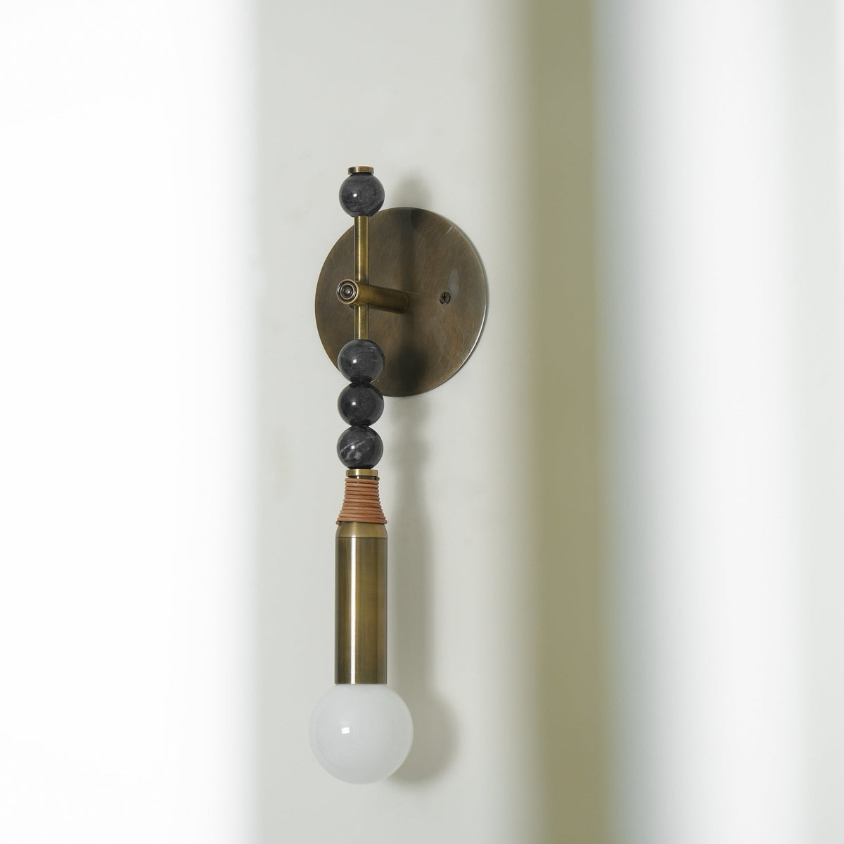 toam-wall-lamp