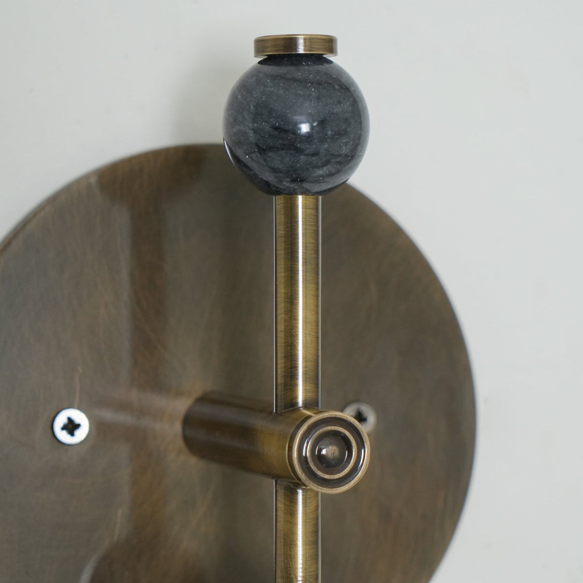 toam-wall-lamp