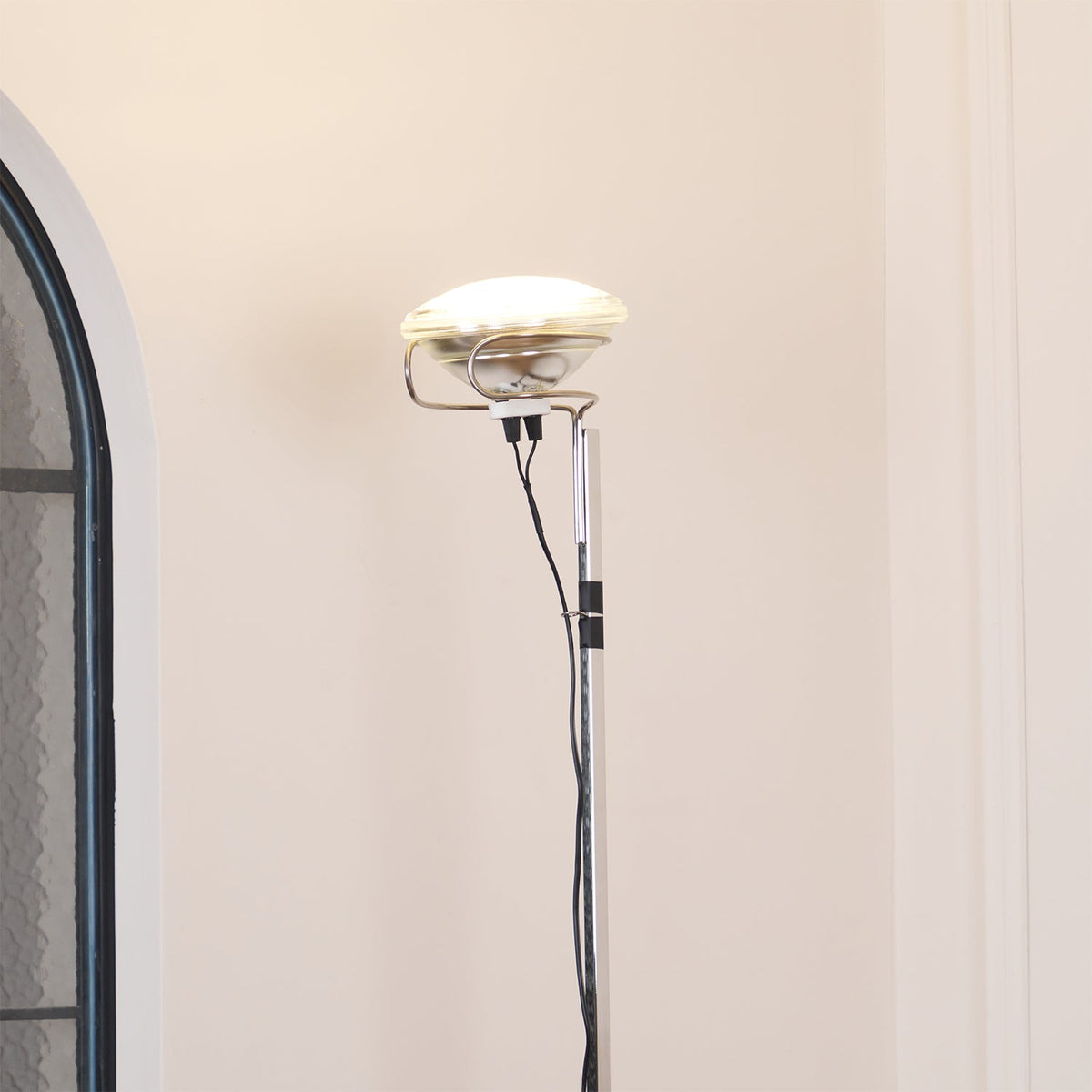 toio-floor-lamp