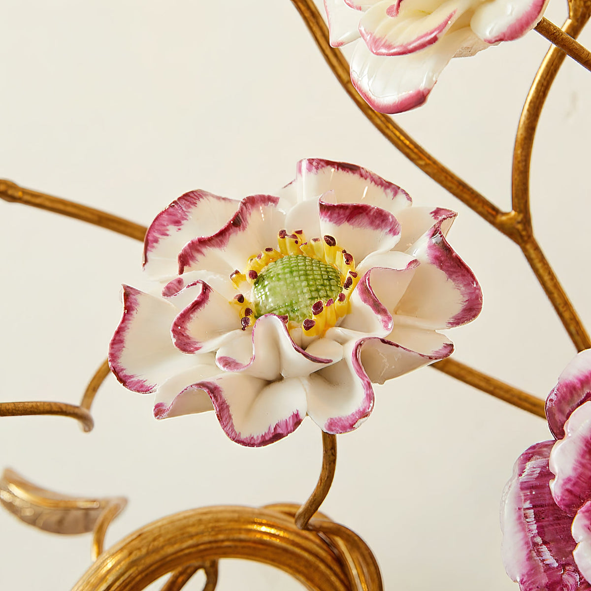 tole-ceramic-flower-wall-lamp