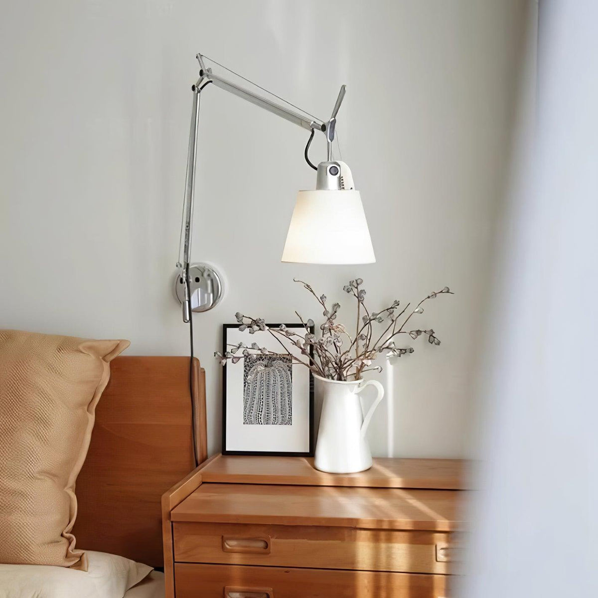 Tolomeo Wall Lamp