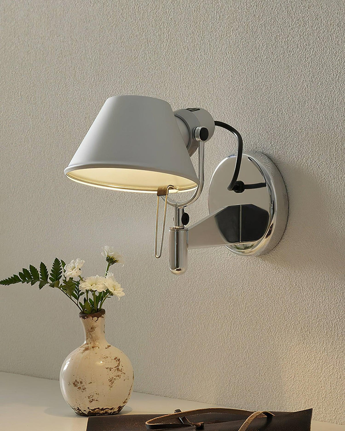big-speaker-wall-lamp