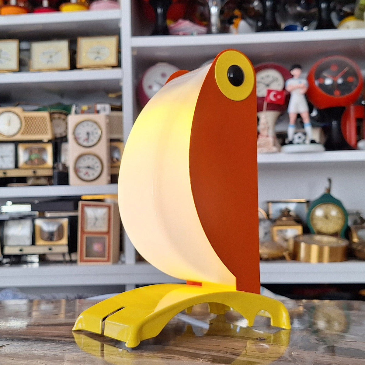 toucan-table-lamp-built-in-battery