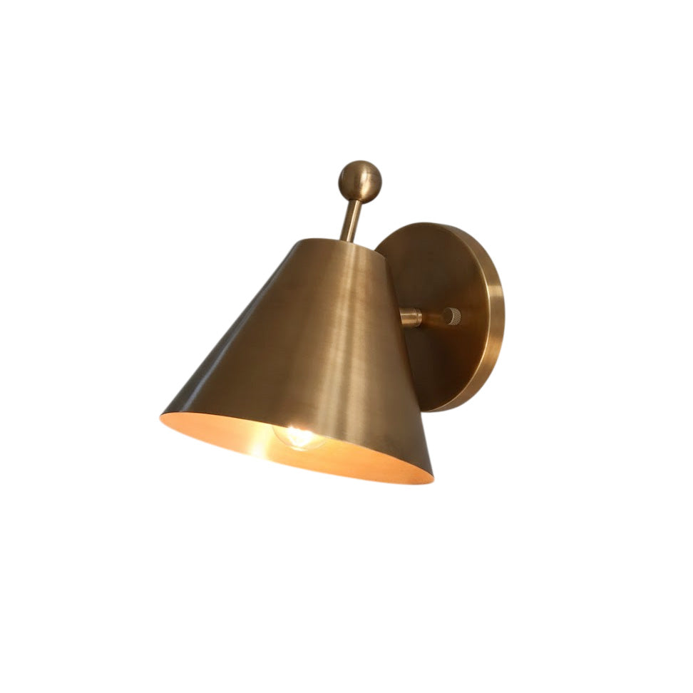 traatten-wall-lamp