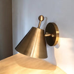 traatten-wall-lamp