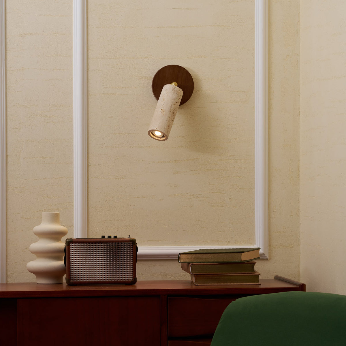 travertine-mireille-wall-lamp