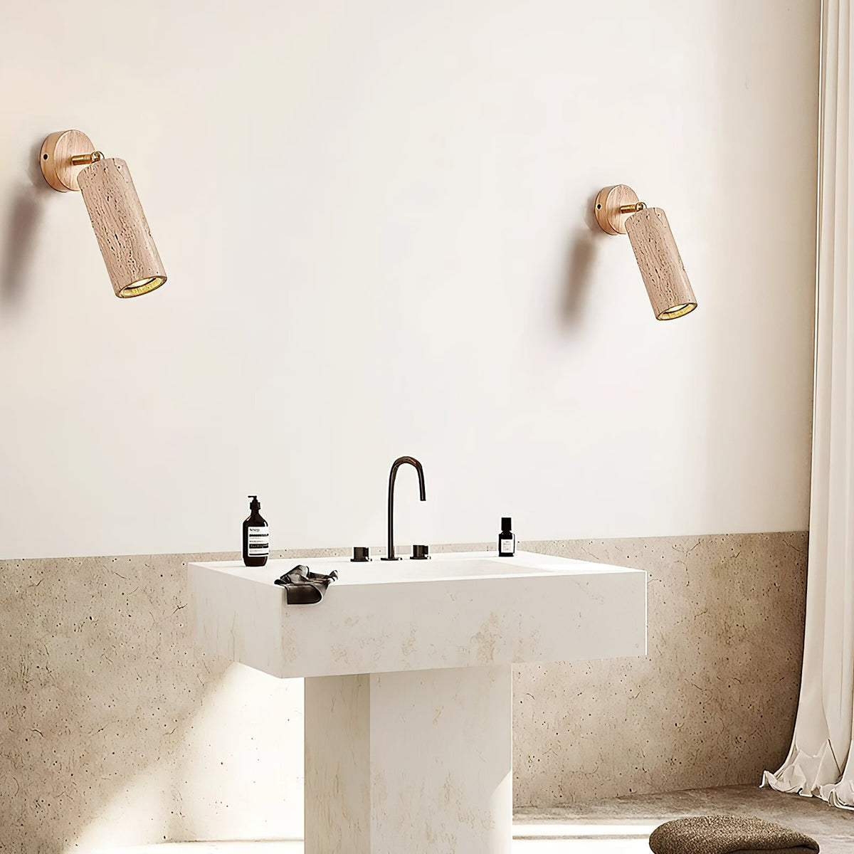 travertine-mireille-wall-lamp