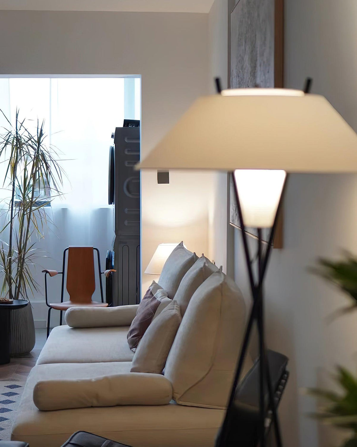 tripod-cap-floor-lamp