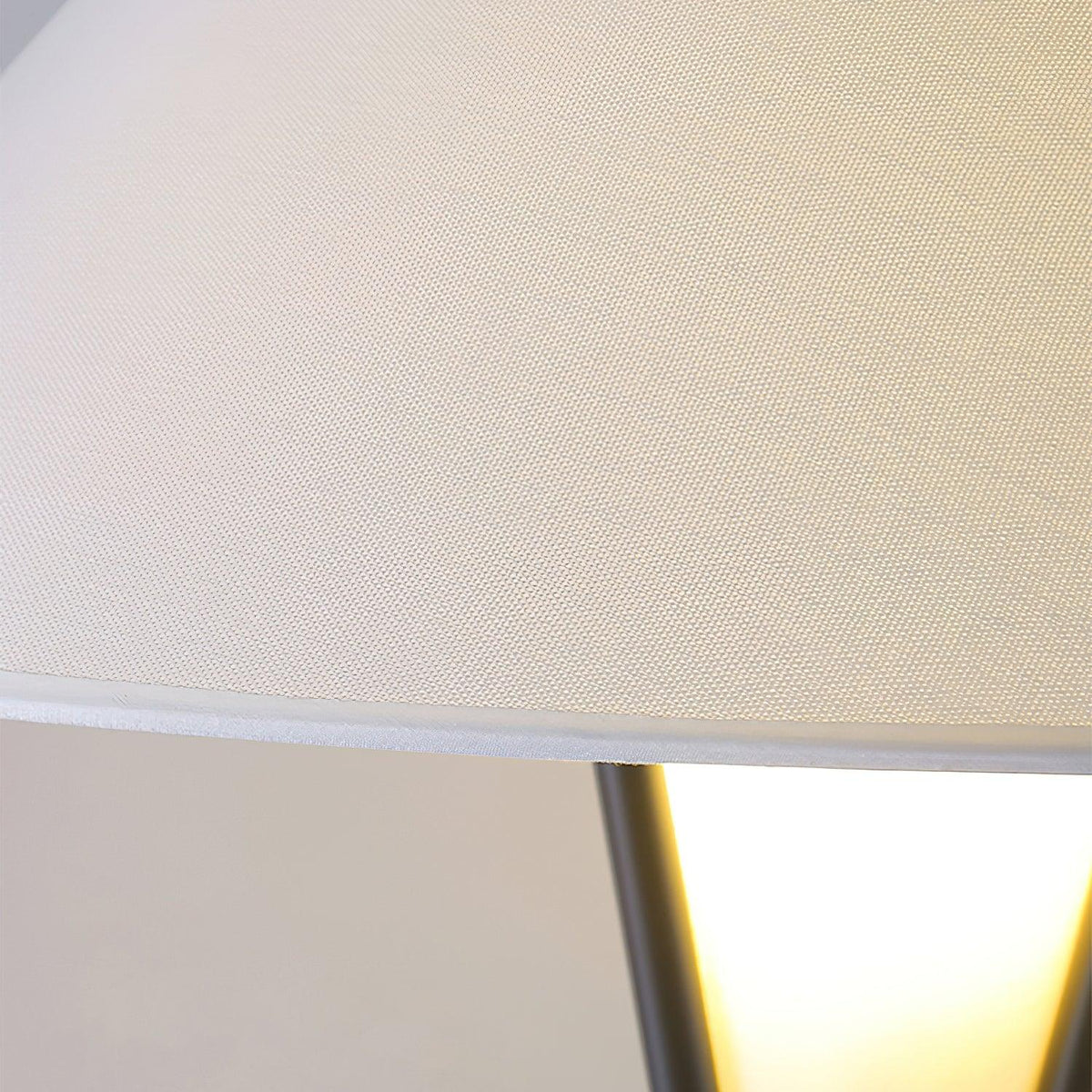 tripod-cap-floor-lamp