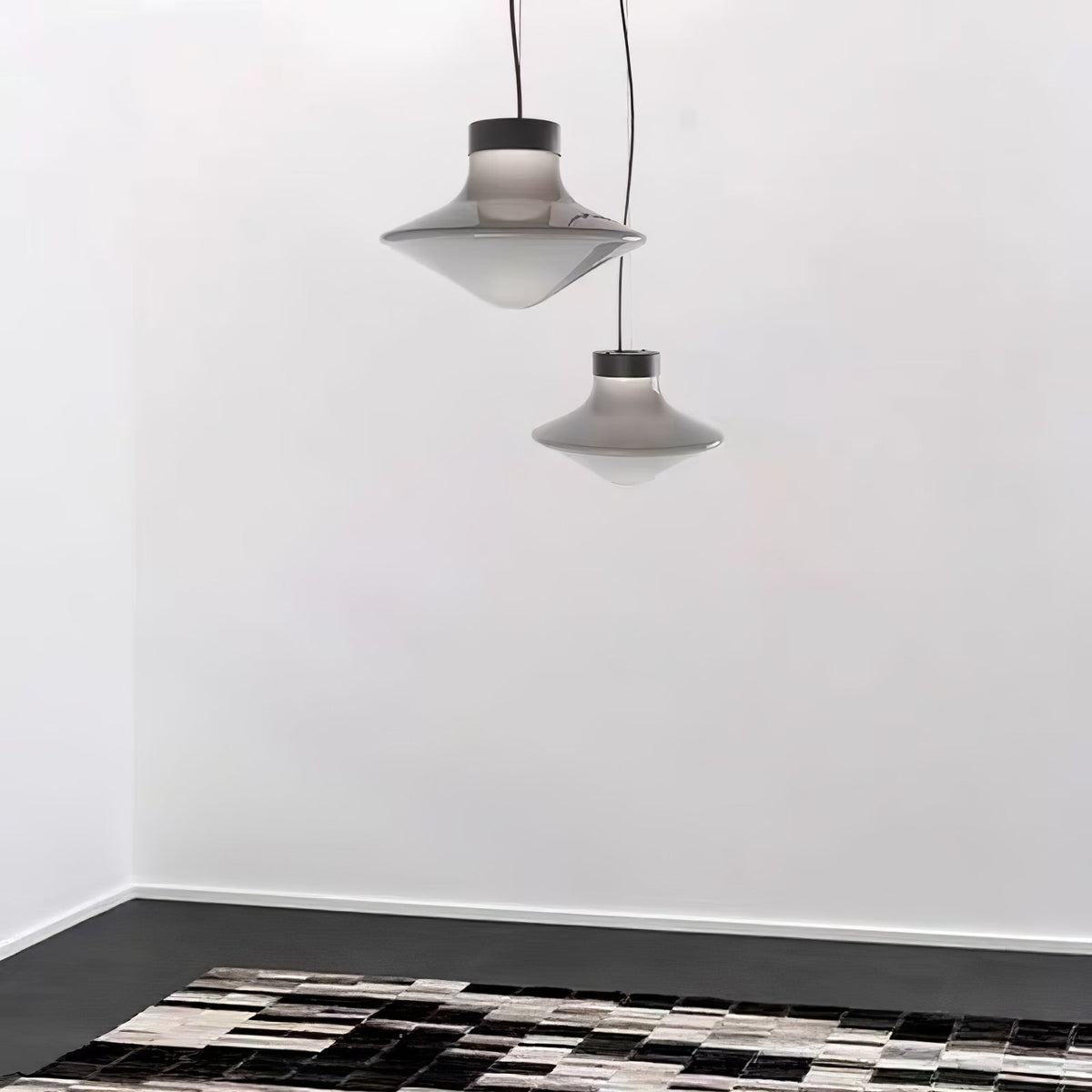 Trottola Modern Glass Pendant Light for Dining Room and Living Space