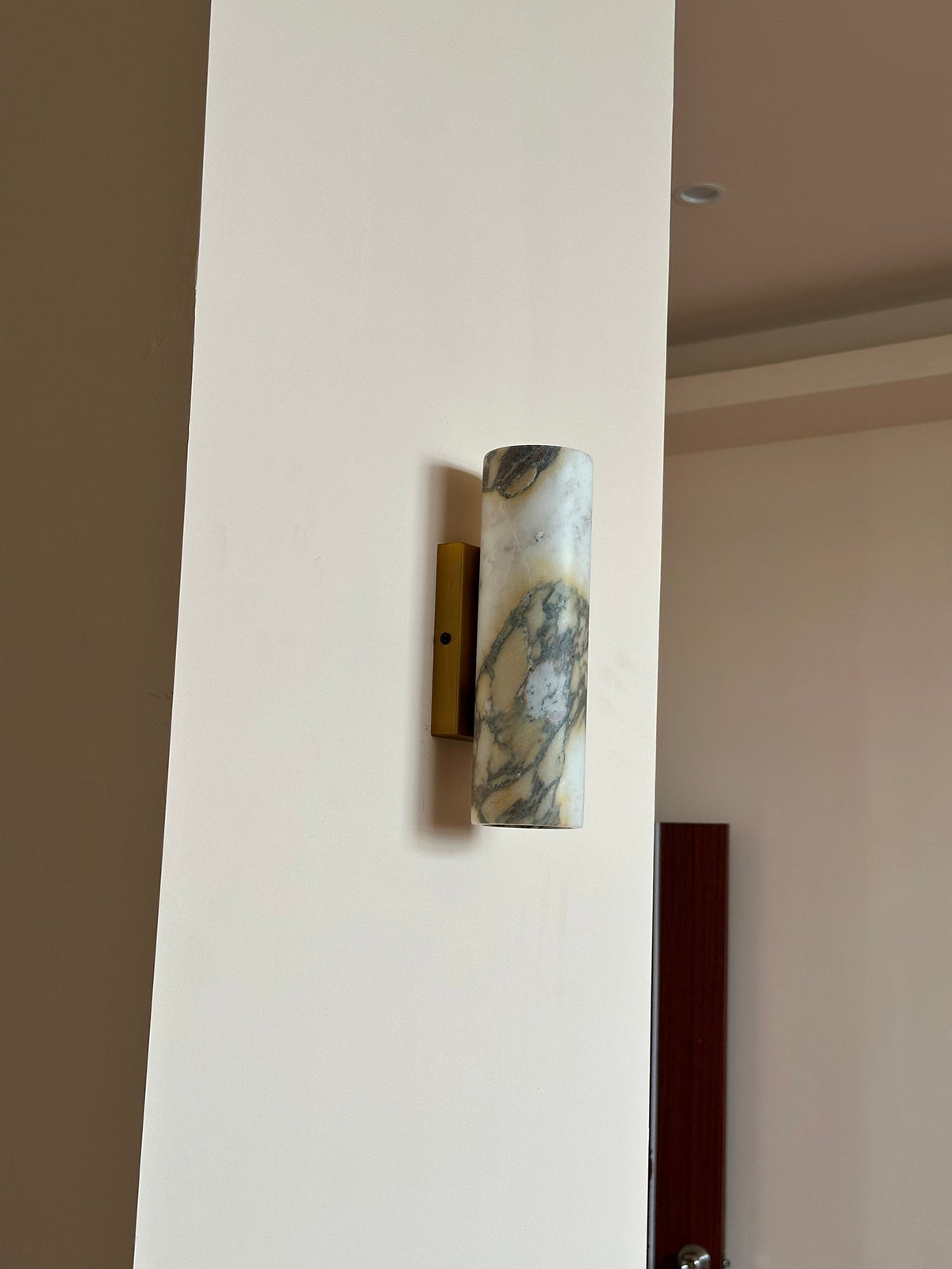 tubular-marble-wall-lamp