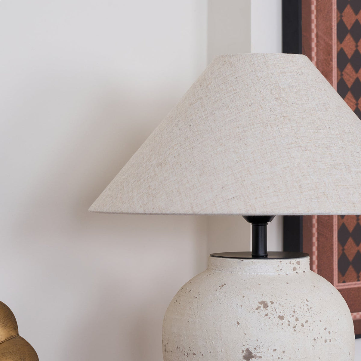 tuscan-stone-table-lamp