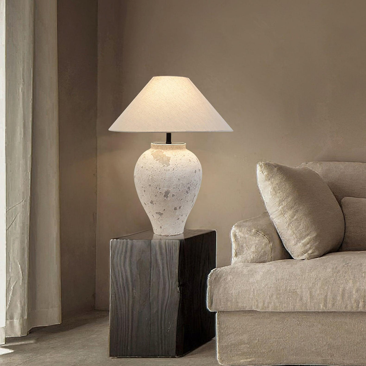 tuscan-stone-table-lamp