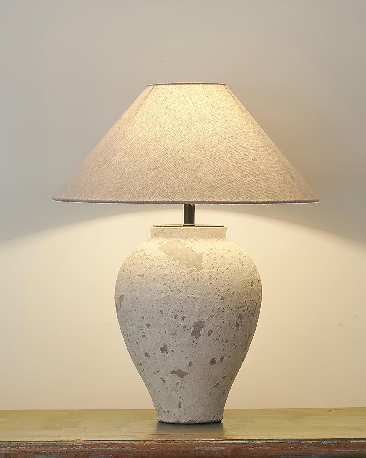 tuscan-stone-table-lamp