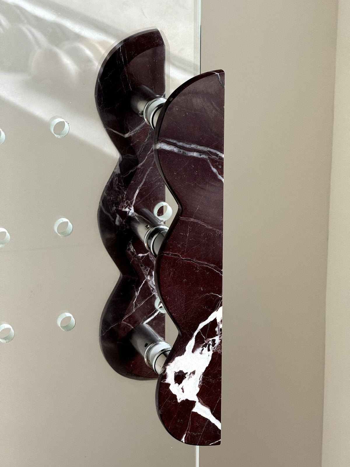 Sculptural Marble Twin-Curve Pull Handle for Cabinetry and Furniture