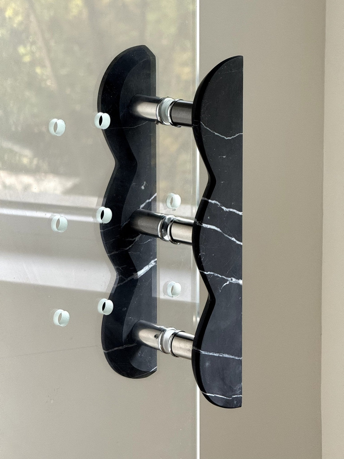 Sculptural Marble Twin-Curve Pull Handle for Cabinetry and Furniture