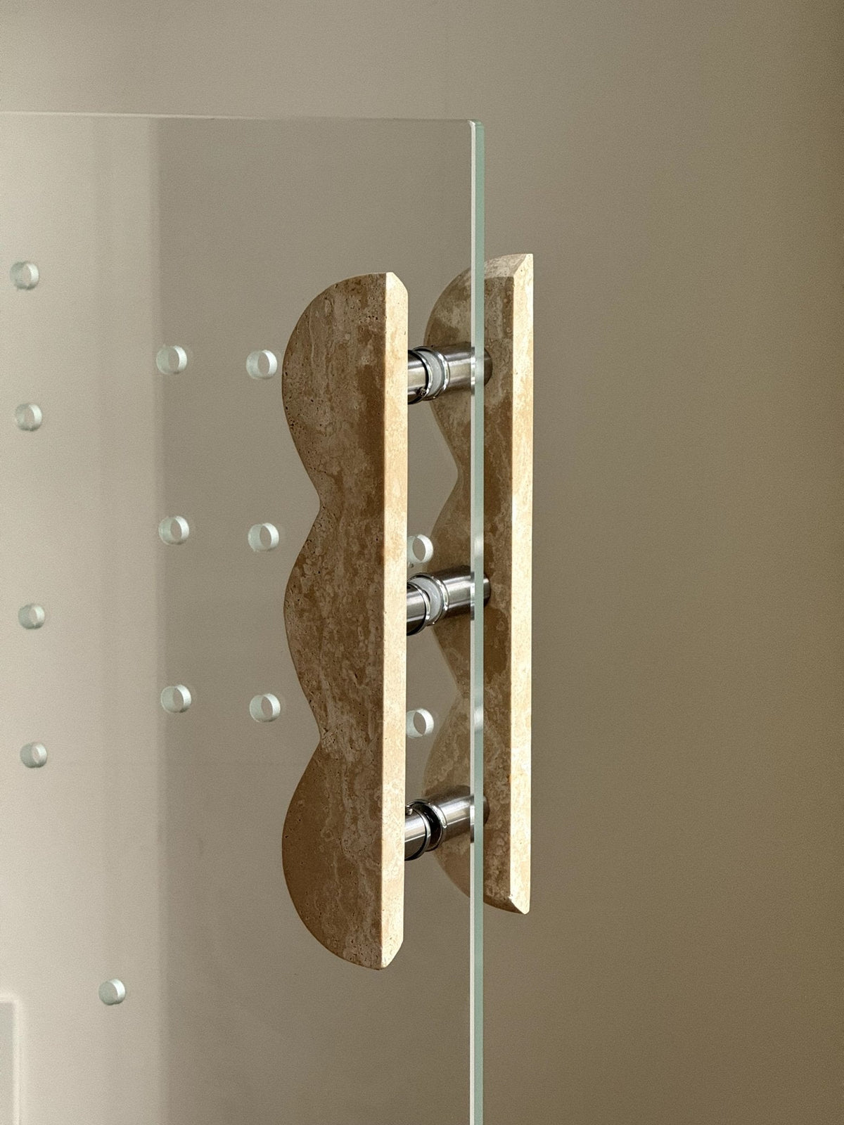 Sculptural Marble Twin-Curve Pull Handle for Cabinetry and Furniture