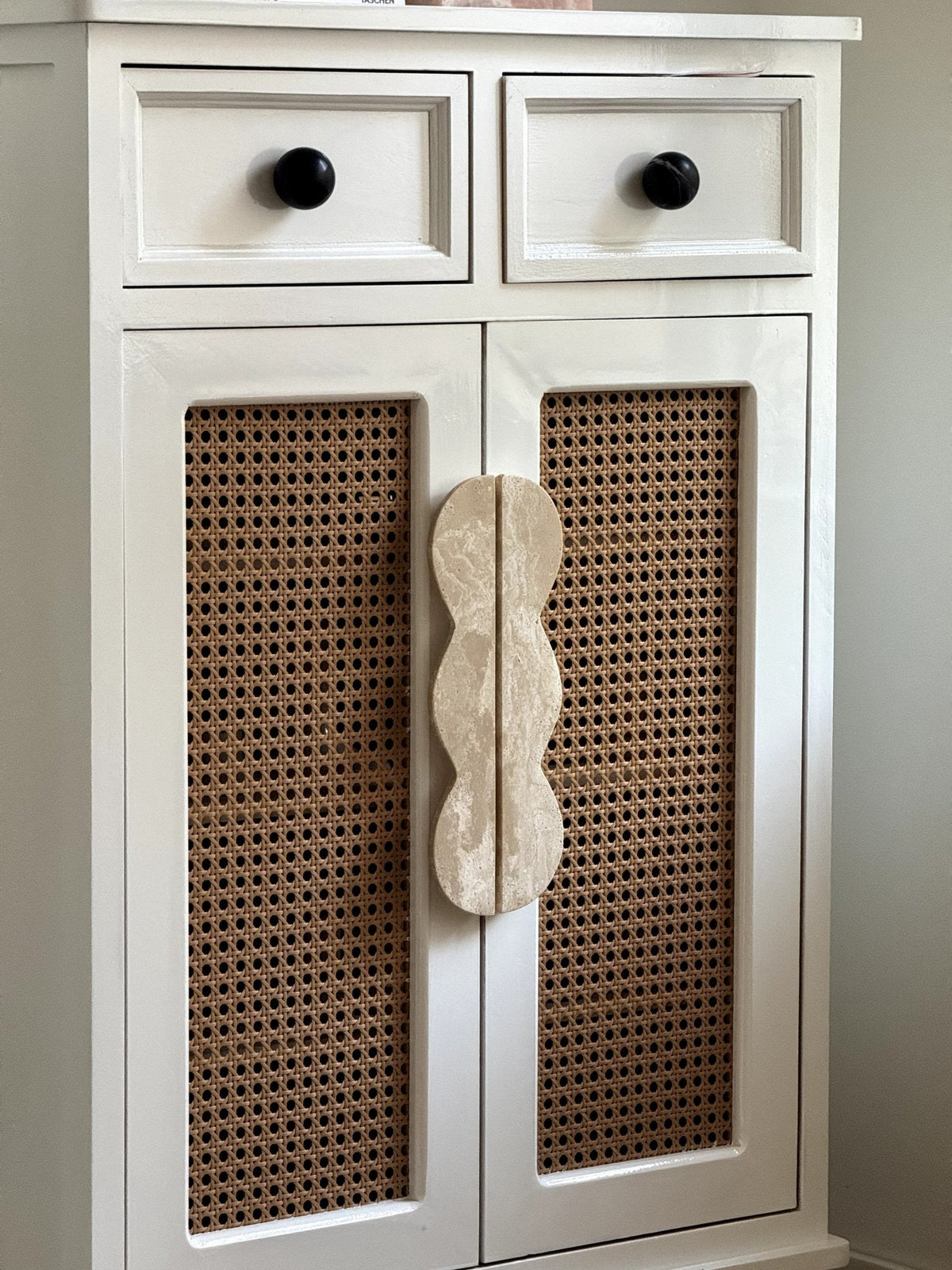 Sculptural Marble Twin-Curve Pull Handle for Cabinetry and Furniture