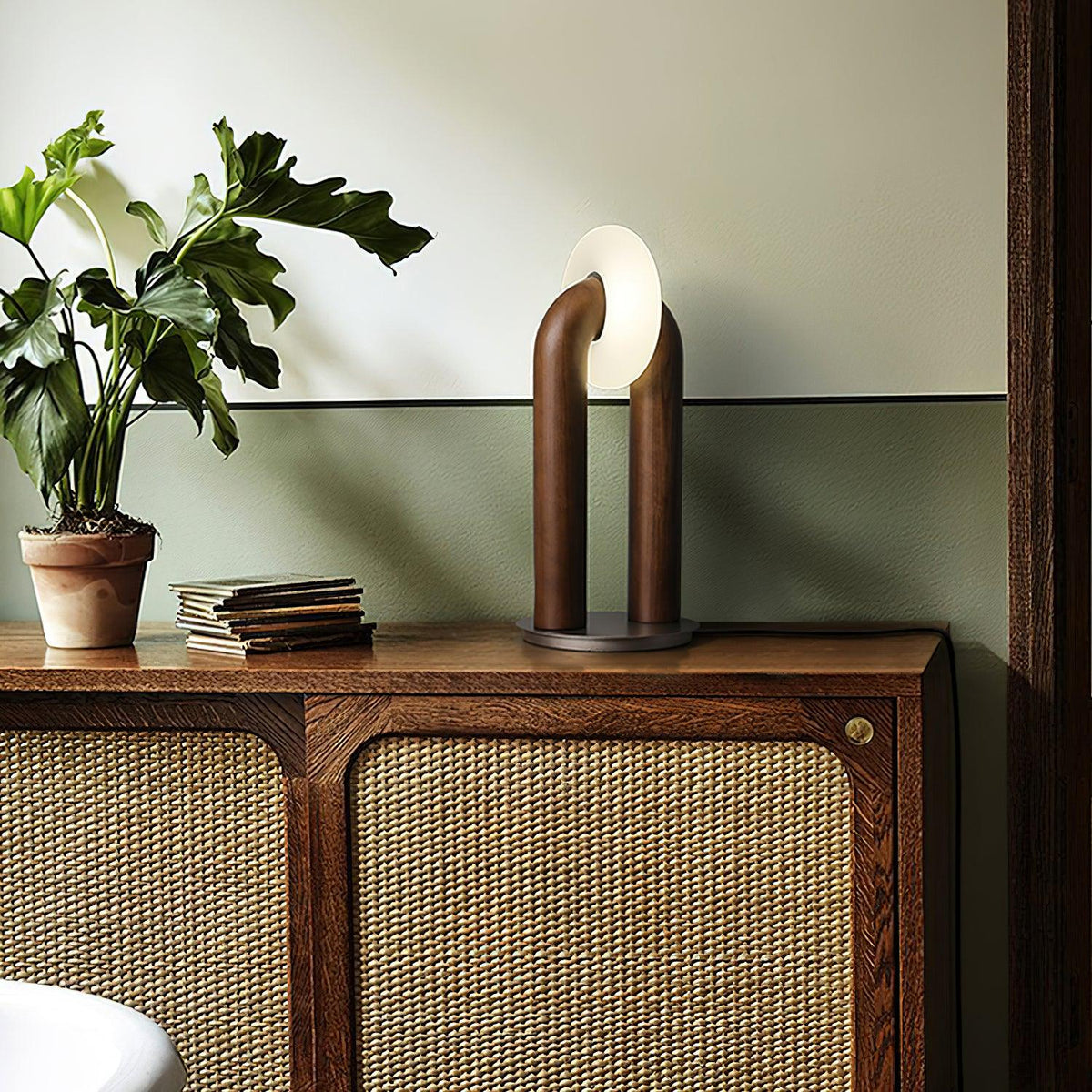 u-shaped-xuanguang-table-lamp