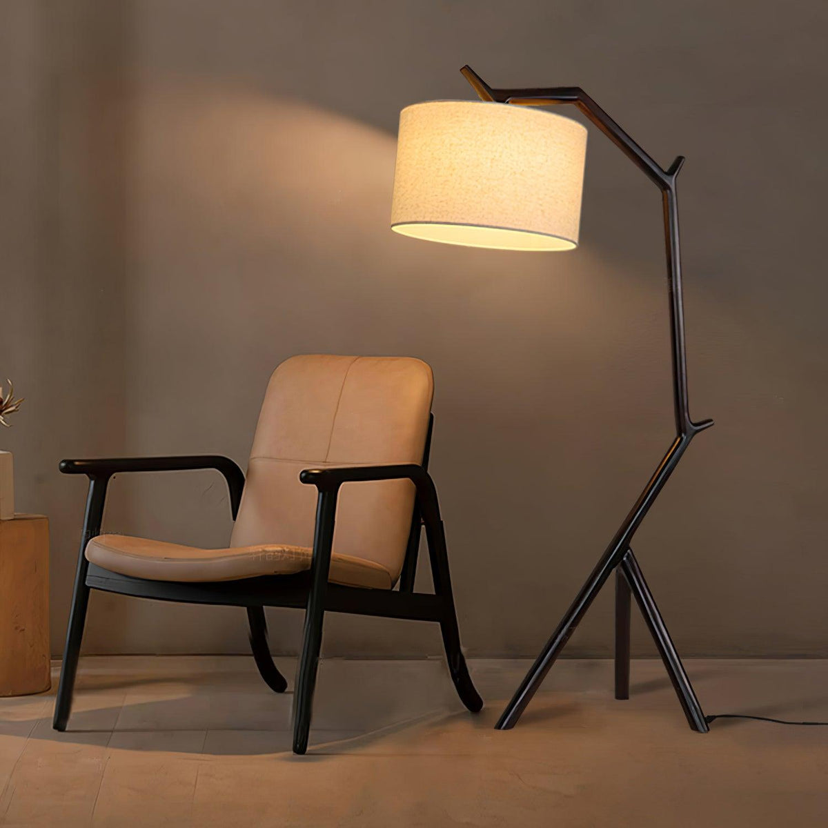 umahi-floor-lamp