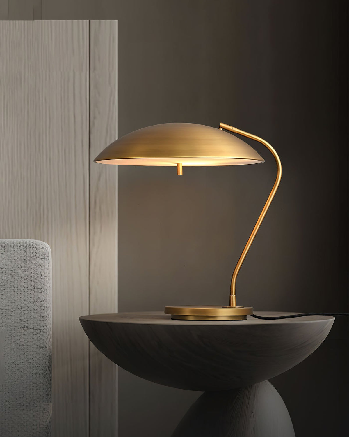 valencia-table-lamp-brass