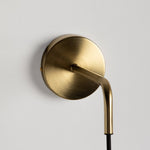 valenes-wall-lamp