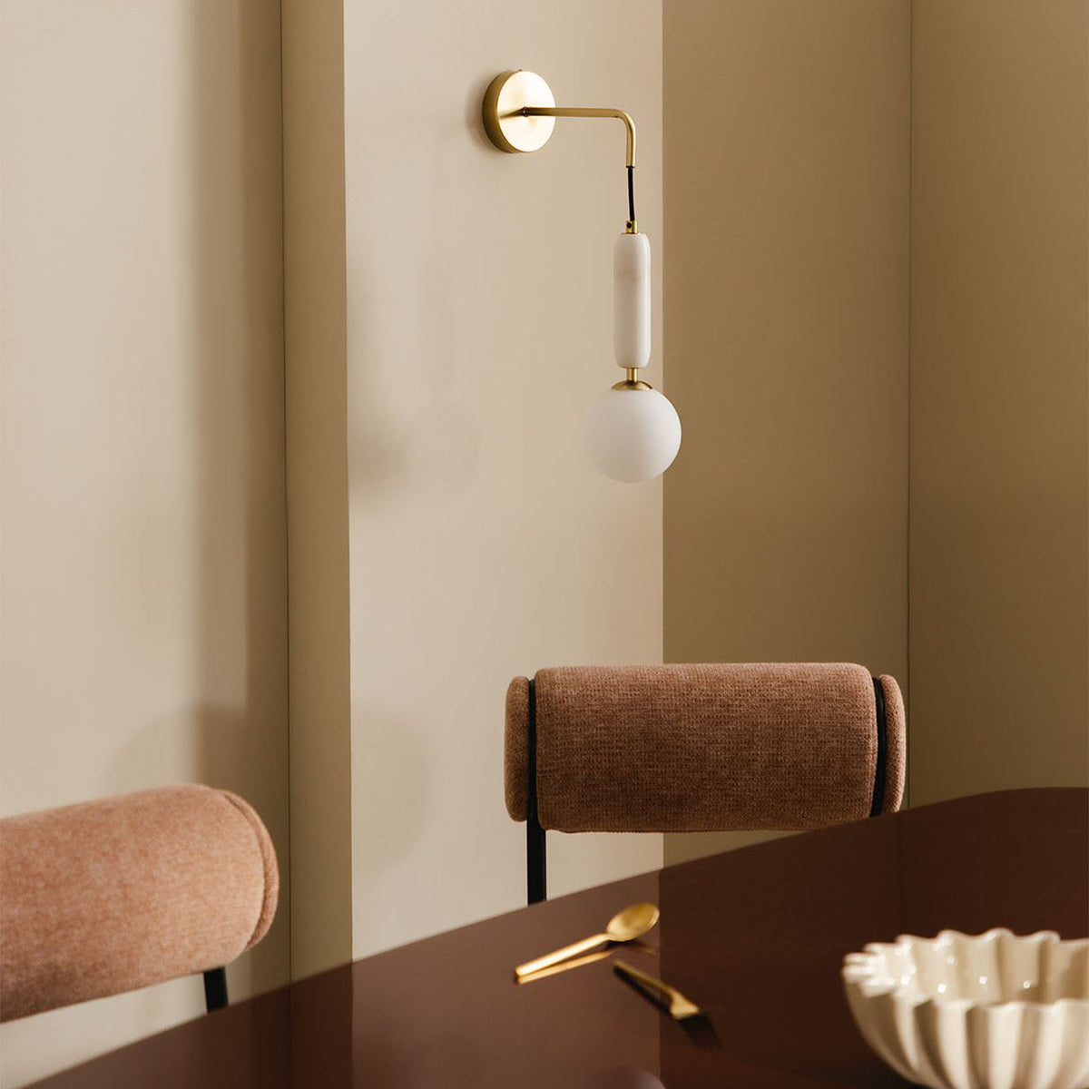valenes-wall-lamp